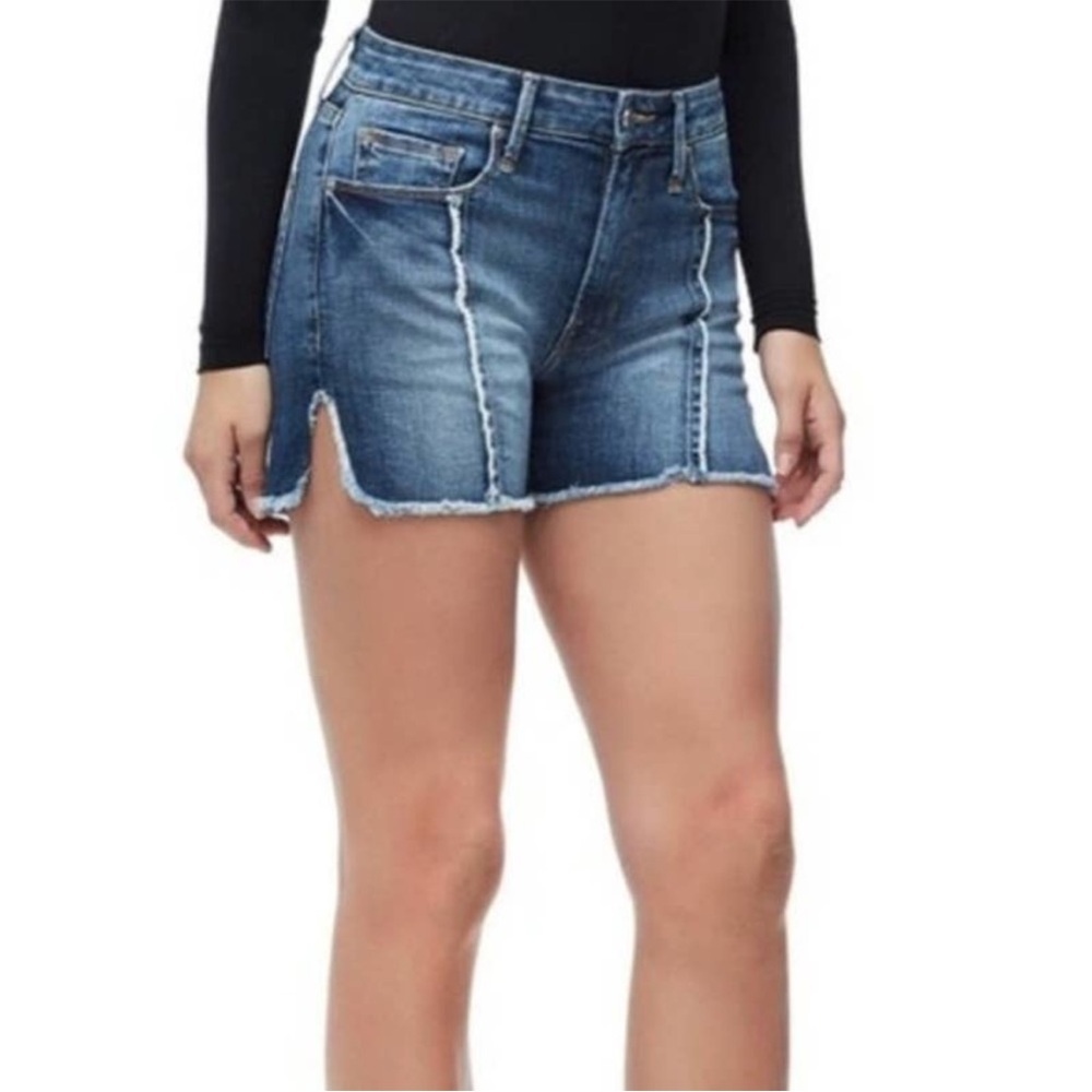 GOOD AMERICAN Raw Seam Bombshell‎ Shorts with seam size 8